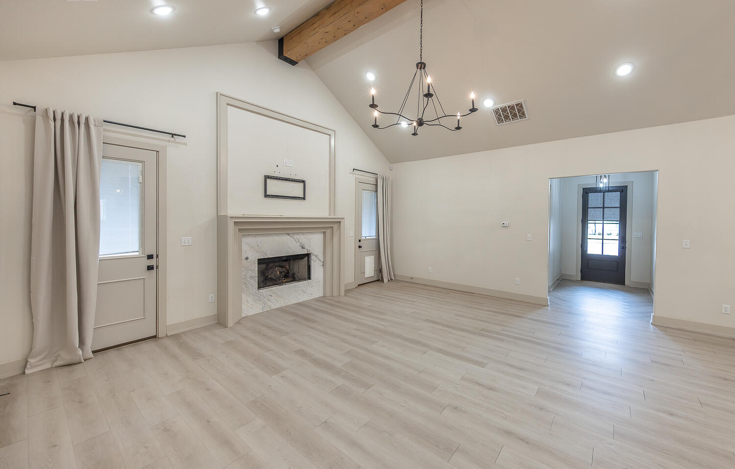 5905 112th Street Lubbock, TX 79424 - Photo 7 of 33 2L9A0971