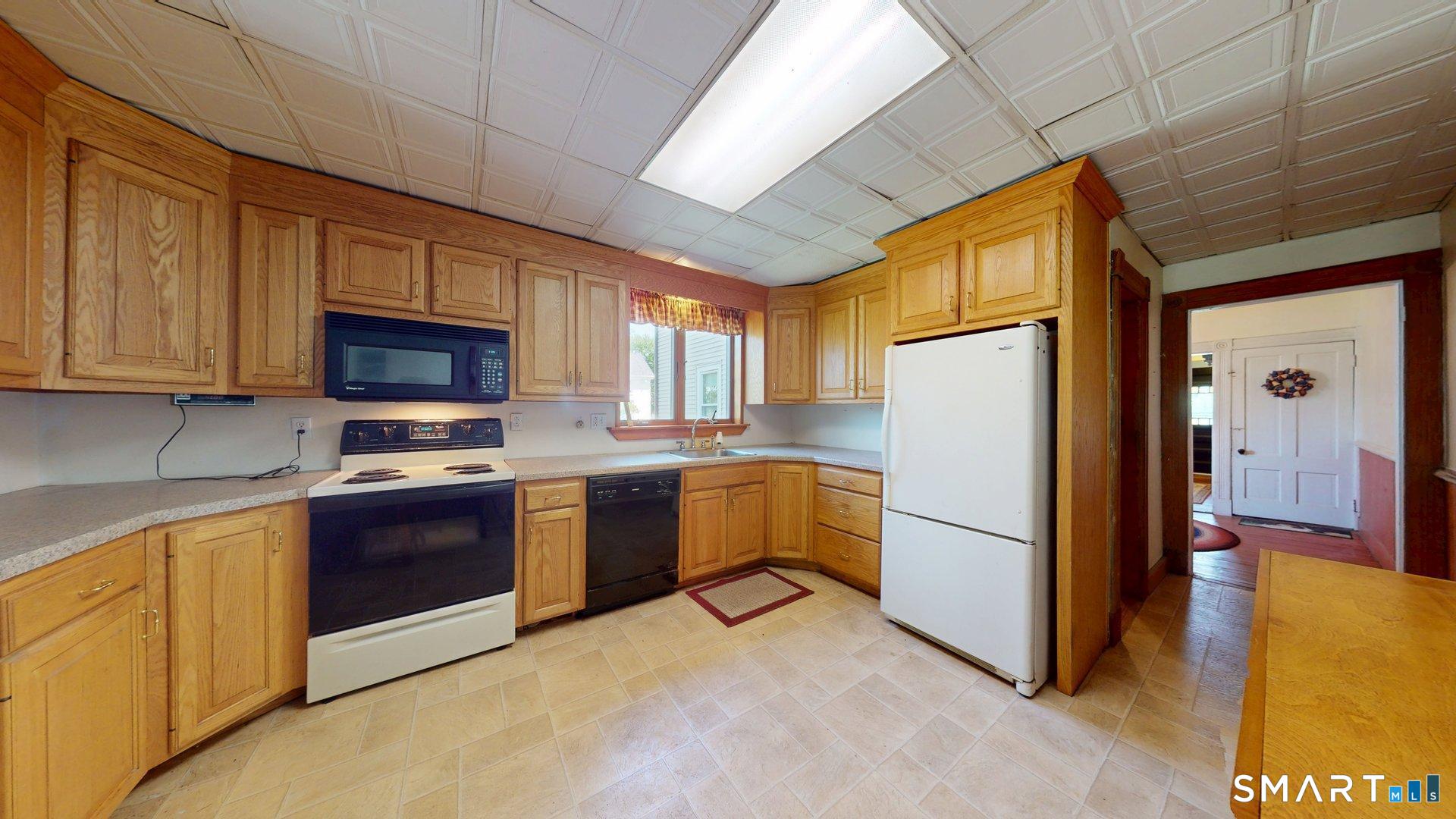 82 Main Street East Windsor, CT 06016 - Photo 15 of 37