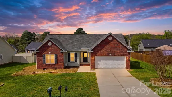 $2,300 | 1835 Terrain Drive Northwest, Conover, NC 28613