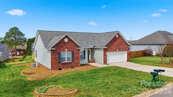 $2,300 | 1835 Terrain Drive Northwest, Conover, NC 28613