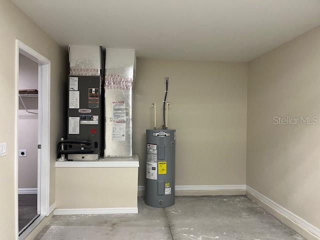 4366 Southeast 138th Street Summerfield, FL 34491 - Photo 11 of 23 a view of living room with washer and dryer