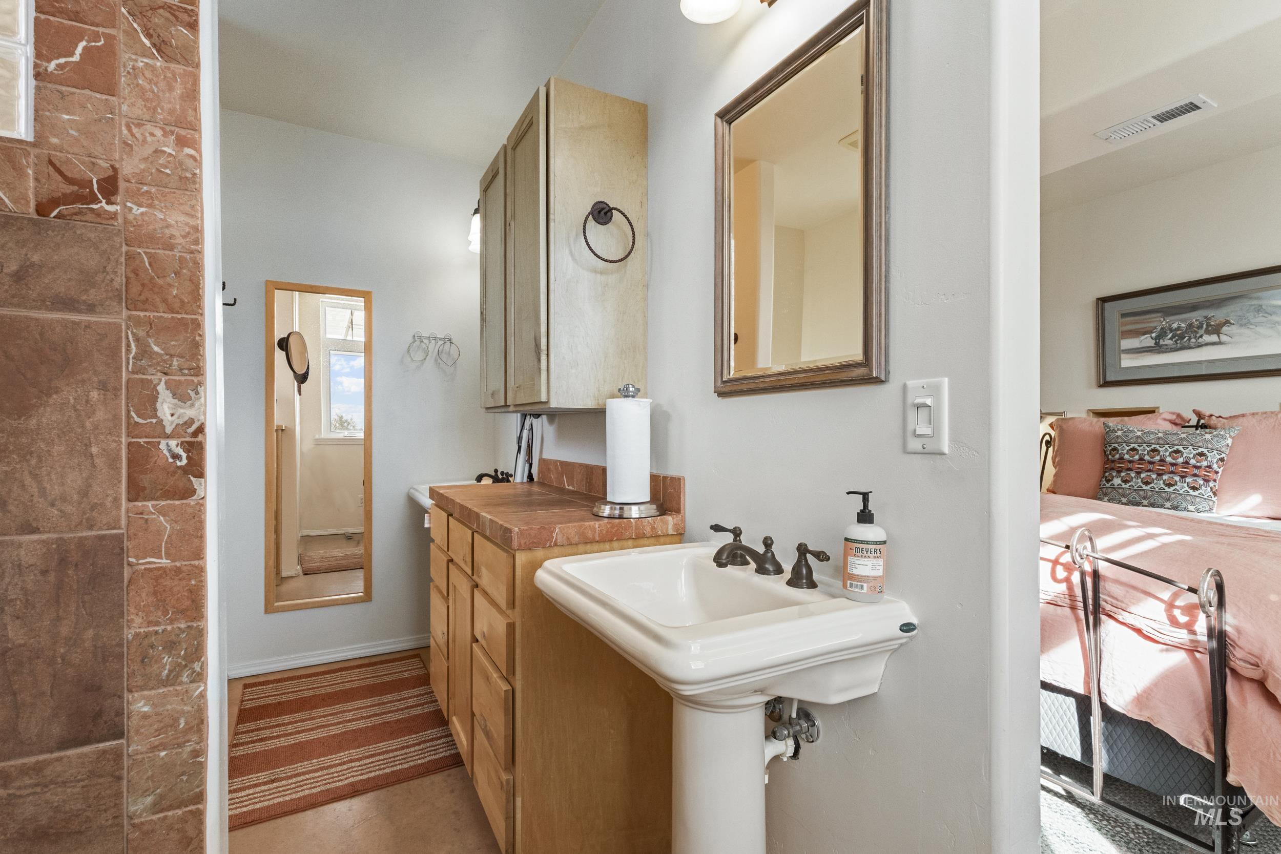 382 River Road Bliss, ID 83314 - Photo 21 of 46 View of bathroom