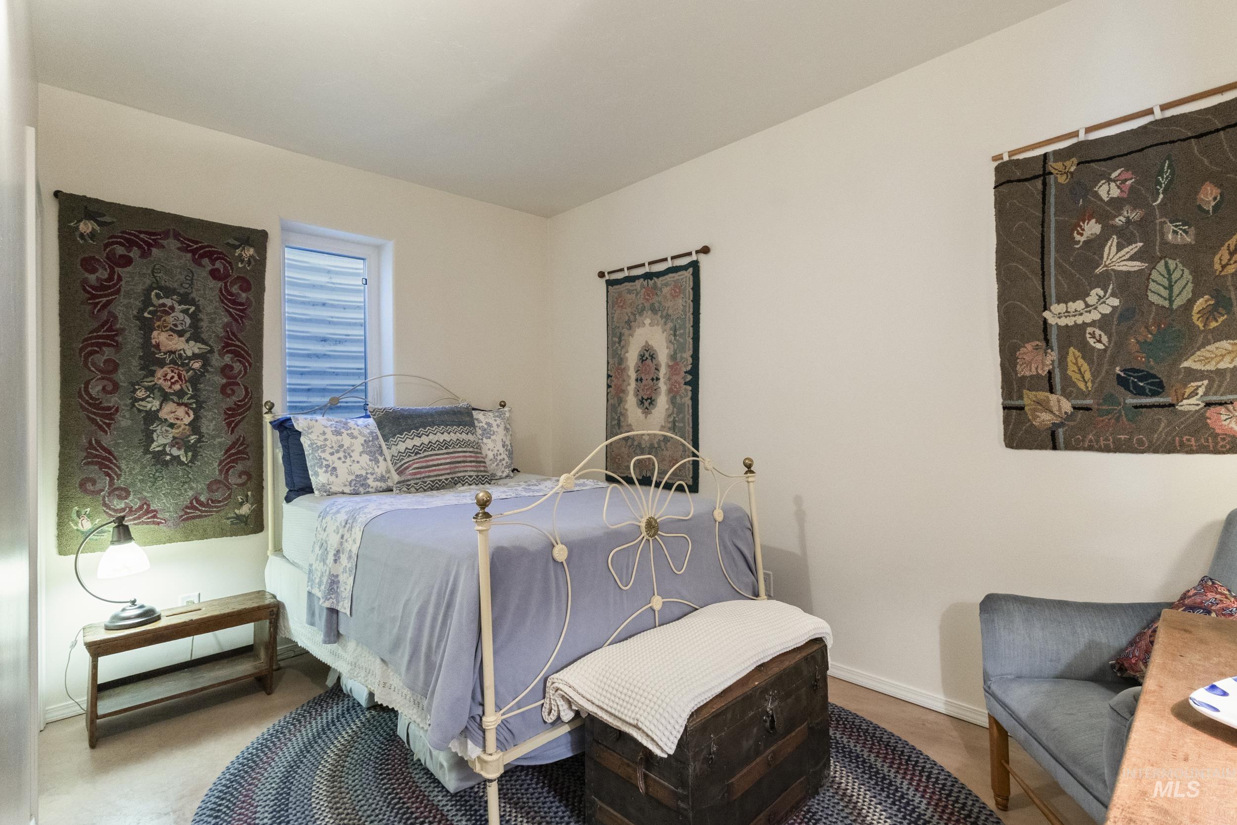 382 River Road Bliss, ID 83314 - Photo 23 of 46 Bedroom with baseboards