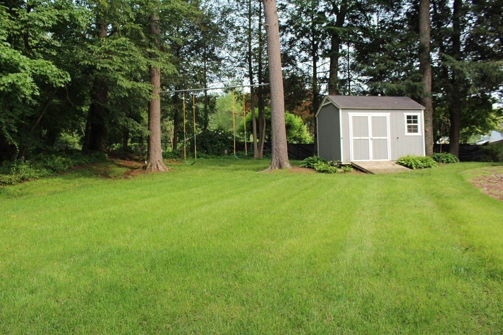 483 Forest Hills Road Springfield, MA 01128 - Photo 36 of 37 Gallery Image 36
