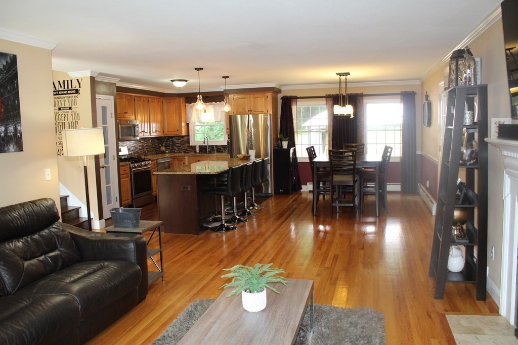 483 Forest Hills Road Springfield, MA 01128 - Photo 4 of 37 Gallery Image 4