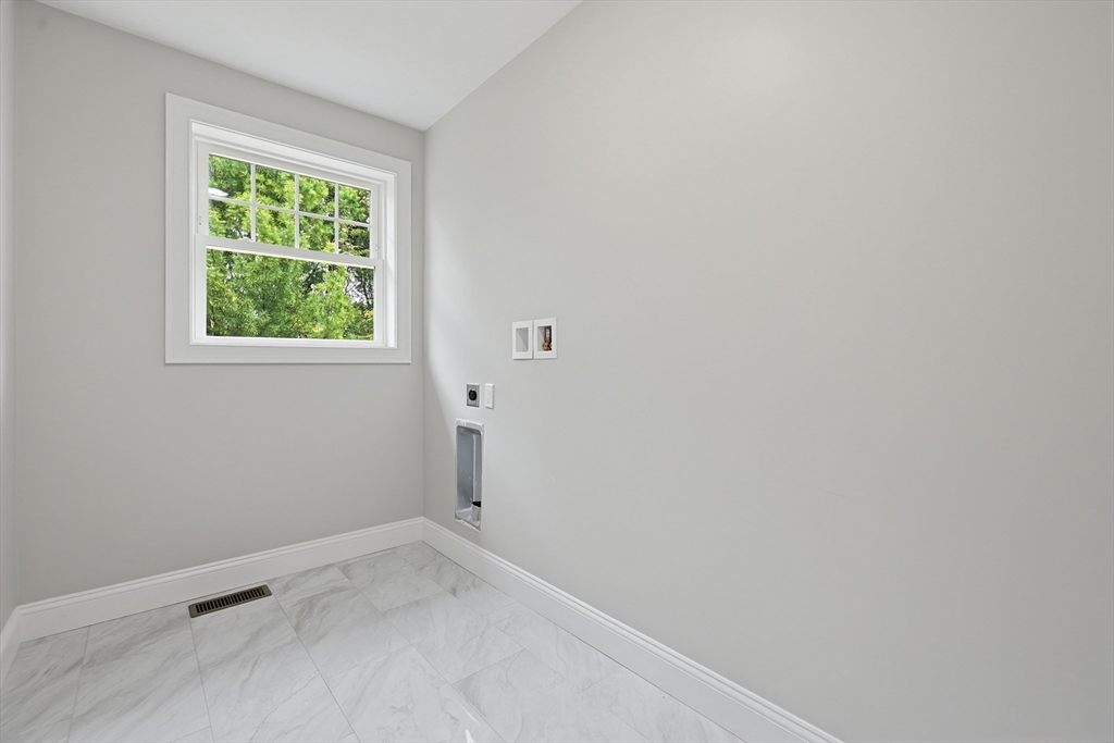22 Beaumont Road Worcester, MA 01604 - Photo 28 of 42