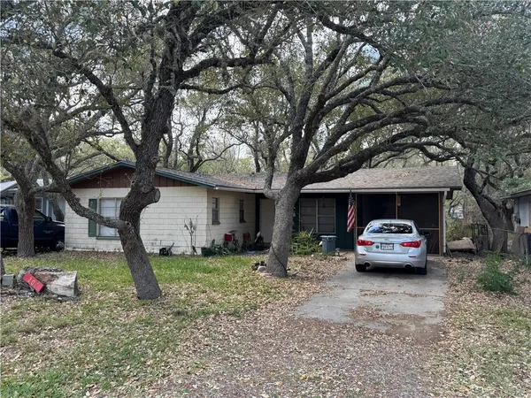 $100,000 | 207 Griffith Drive, Rockport, TX 78382