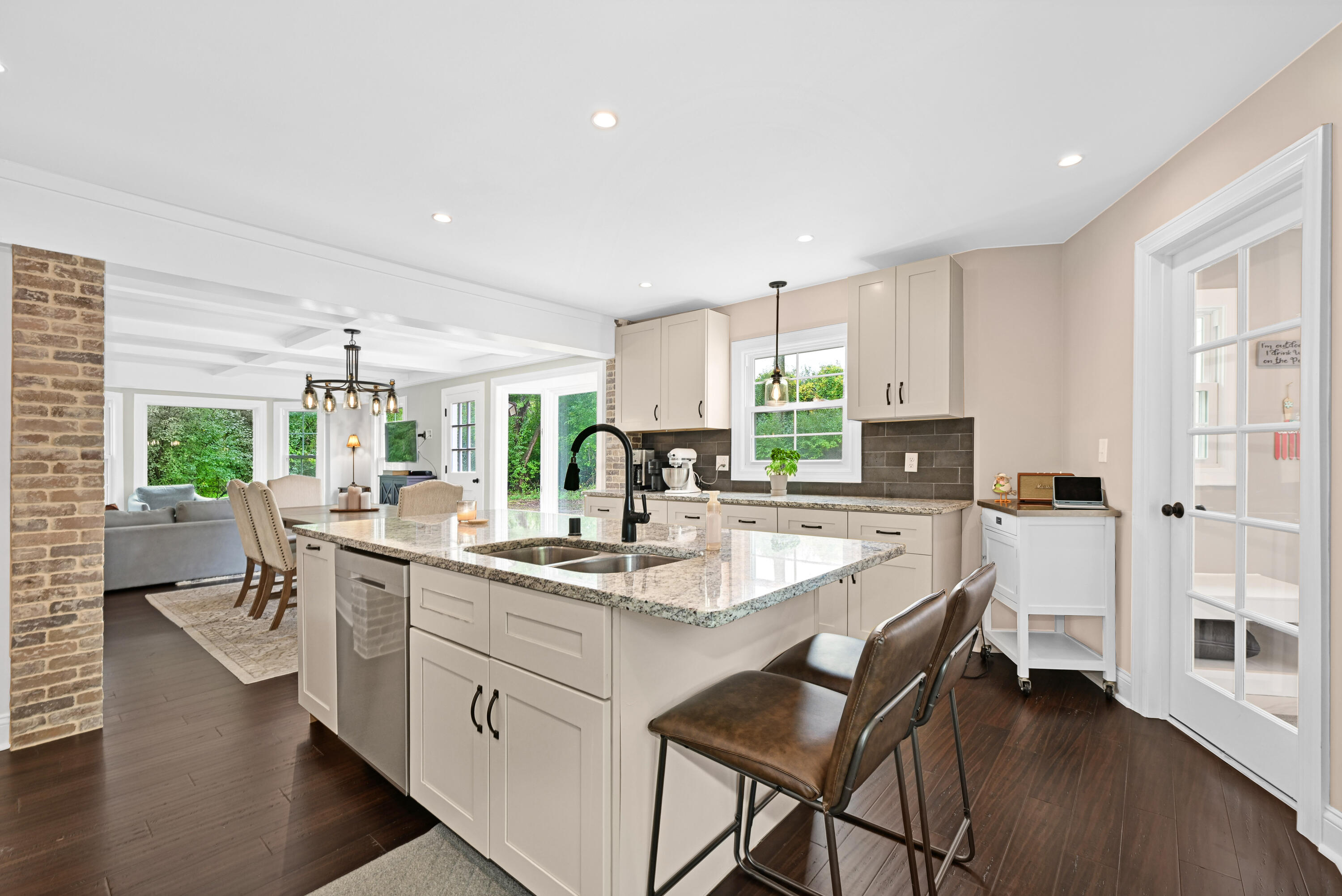 1005 Lone Tree Road Elm Grove, WI 53122 - Photo 9 of 36 Center Island