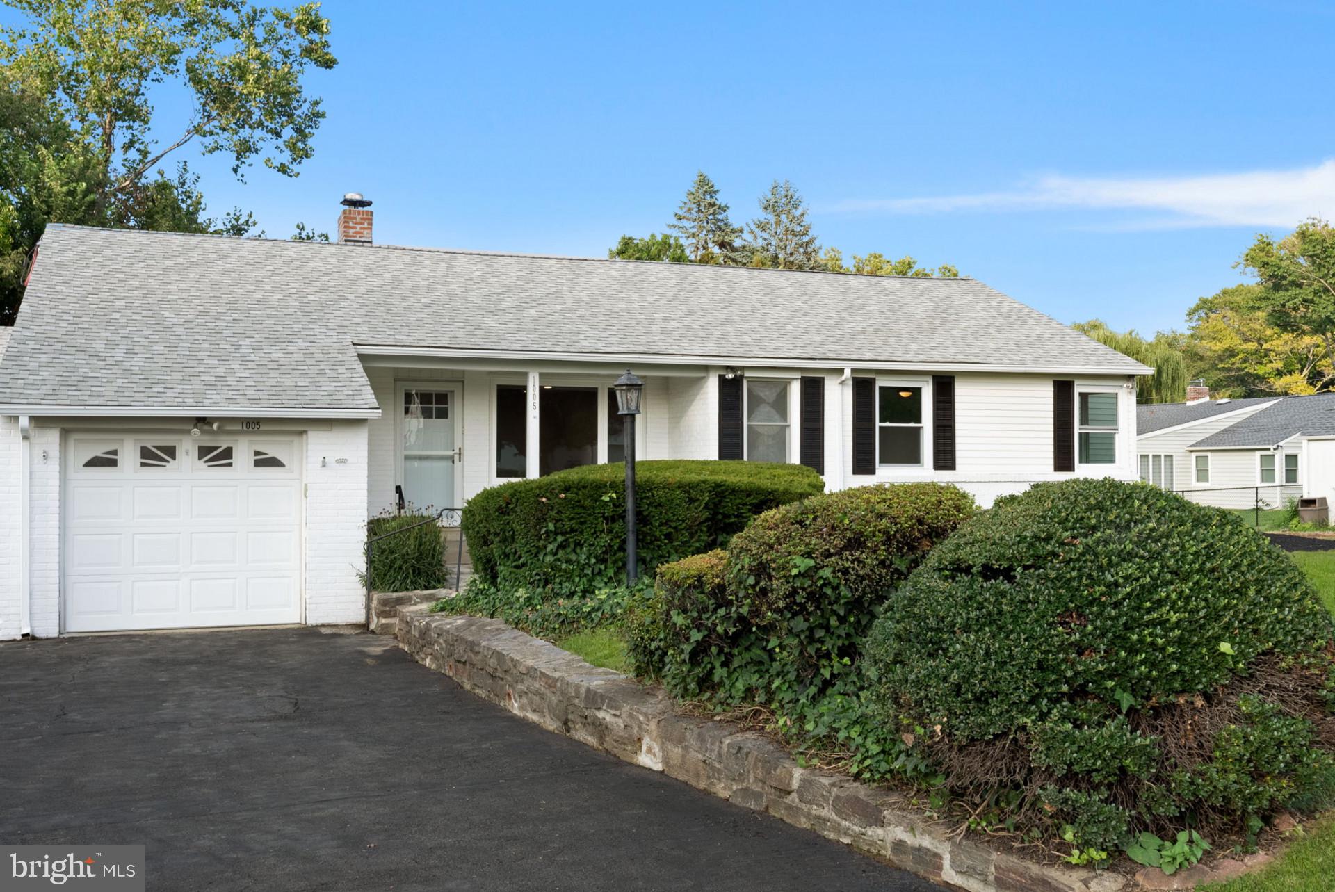 1005 East Heather Road Oreland, PA 19075 - Photo 2 of 24 Gallery Image 2