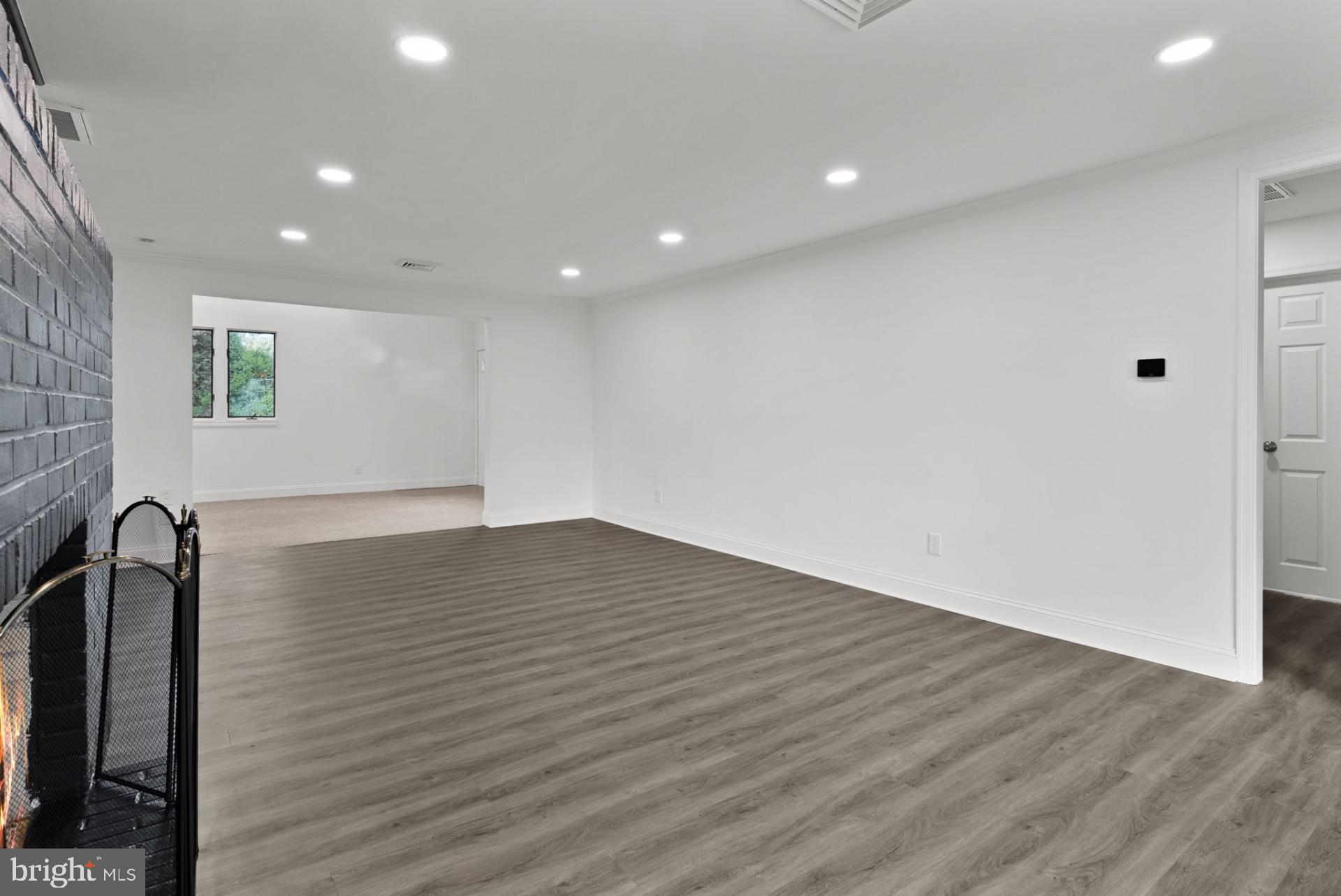 1005 East Heather Road Oreland, PA 19075 - Photo 5 of 24 Gallery Image 5