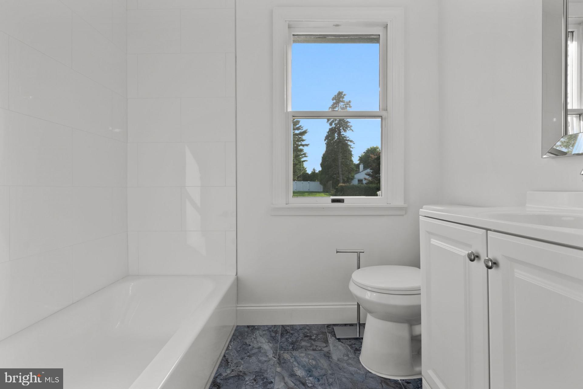 1005 East Heather Road Oreland, PA 19075 - Photo 10 of 24 Gallery Image 10