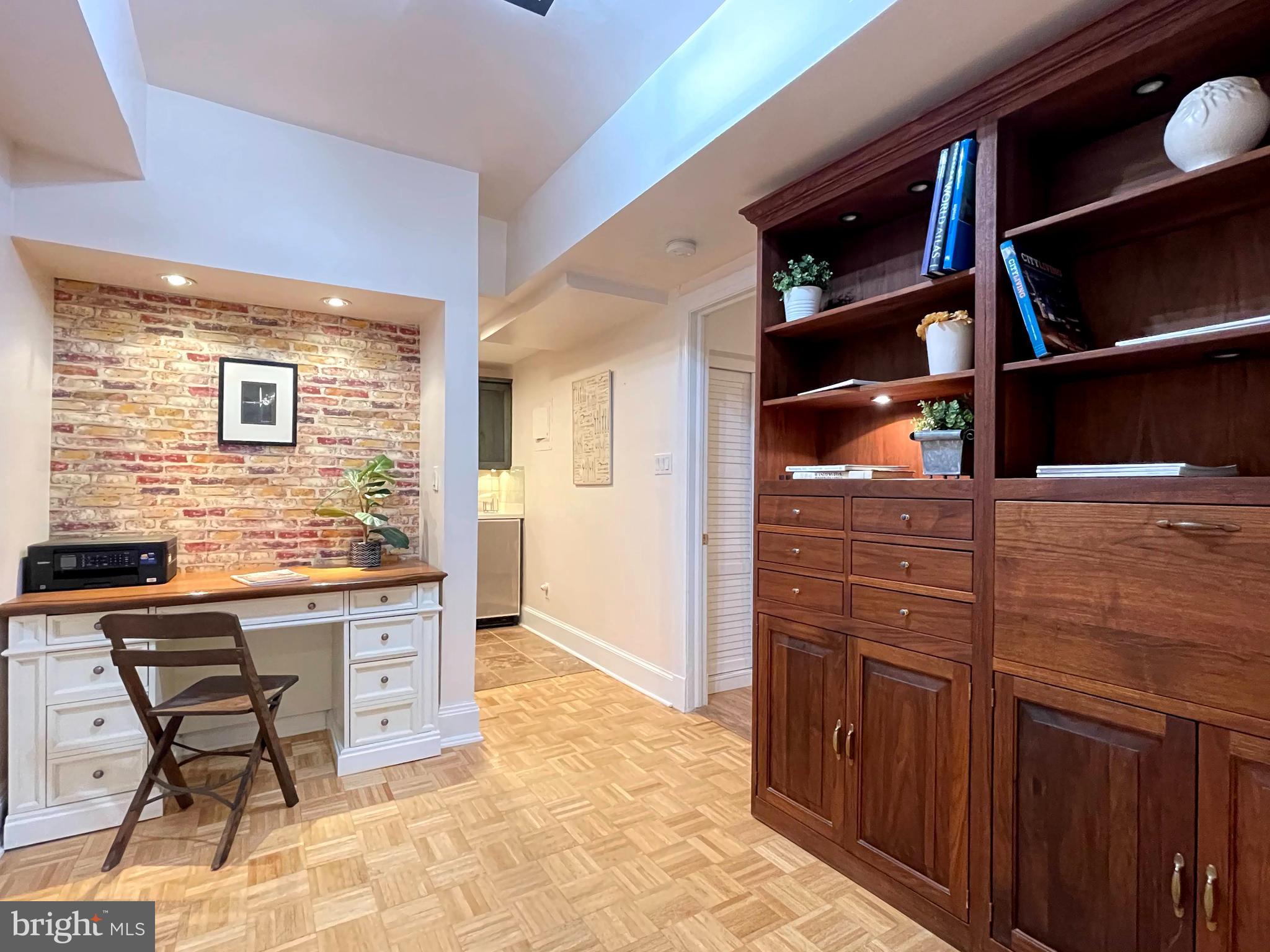 115 D Street Southeast, Unit G7 Washington, DC 20003 - Photo 5 of 21 Smart entry and office layout