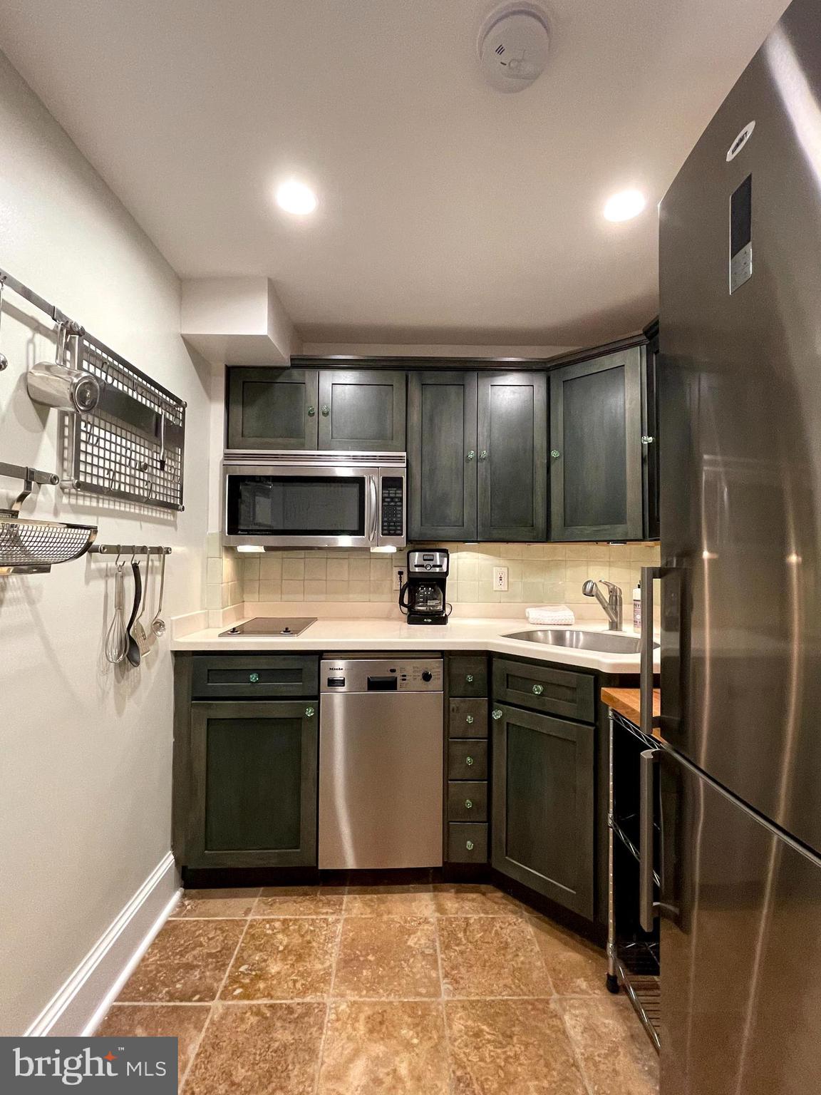 115 D Street Southeast, Unit G7 Washington, DC 20003 - Photo 8 of 21 Beautiful stainless steel appliances