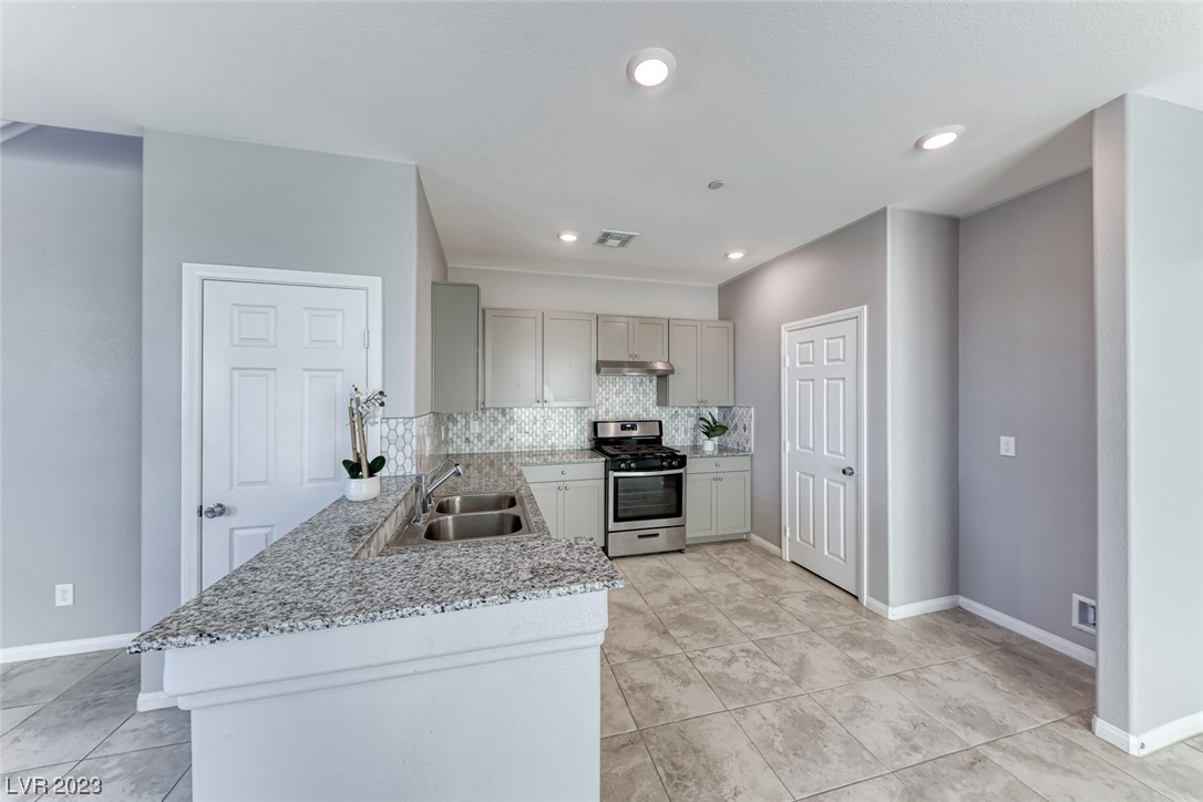 2637 Piroli Street Henderson, NV 89044 - Photo 7 of 27