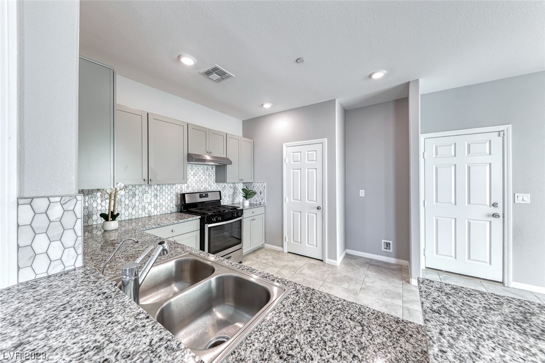 2637 Piroli Street Henderson, NV 89044 - Photo 8 of 27