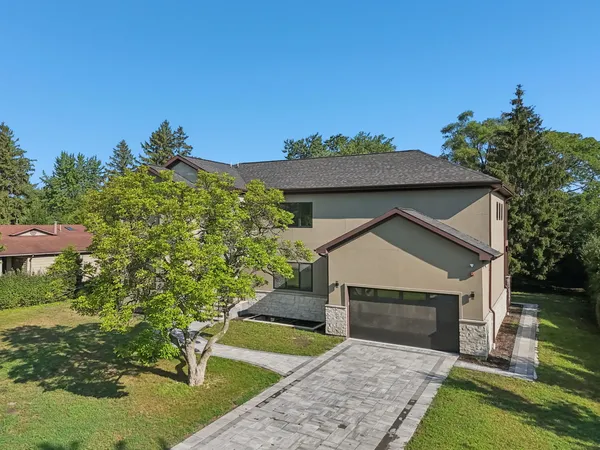 $1,950,000 | 1744 Walnut Circle, Northbrook, IL 60062
