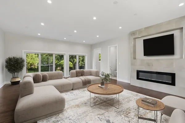 $1,950,000 | 1744 Walnut Circle, Northbrook, IL 60062