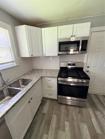$950 | 121 South Willow Street, Texas City, TX 77591