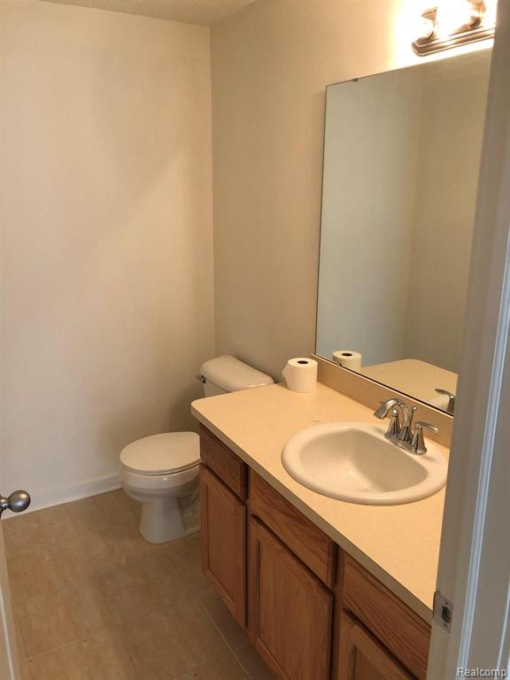 816 Spirea Howell, MI 48843 - Photo 8 of 22