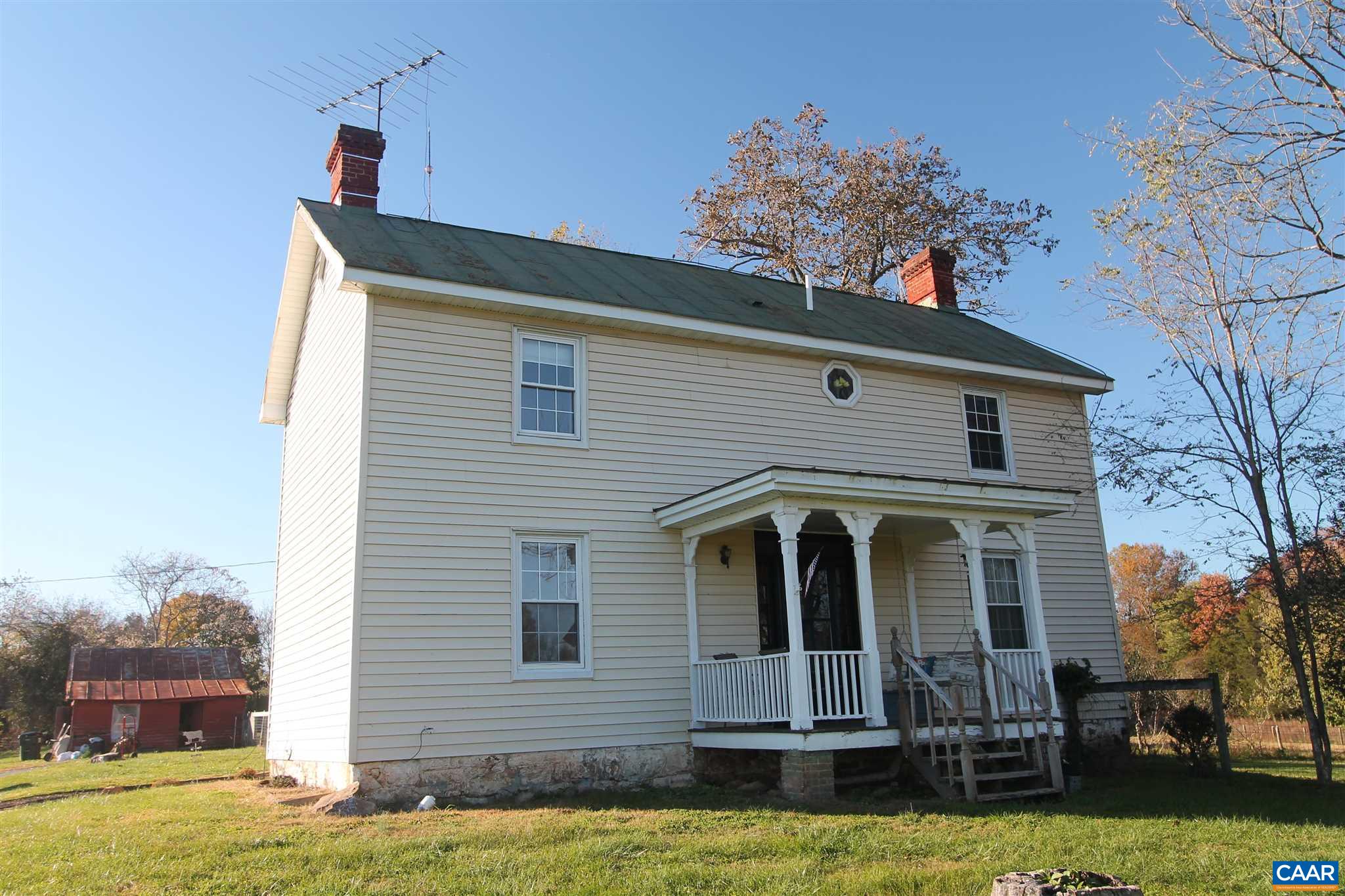 a front view of house with yard