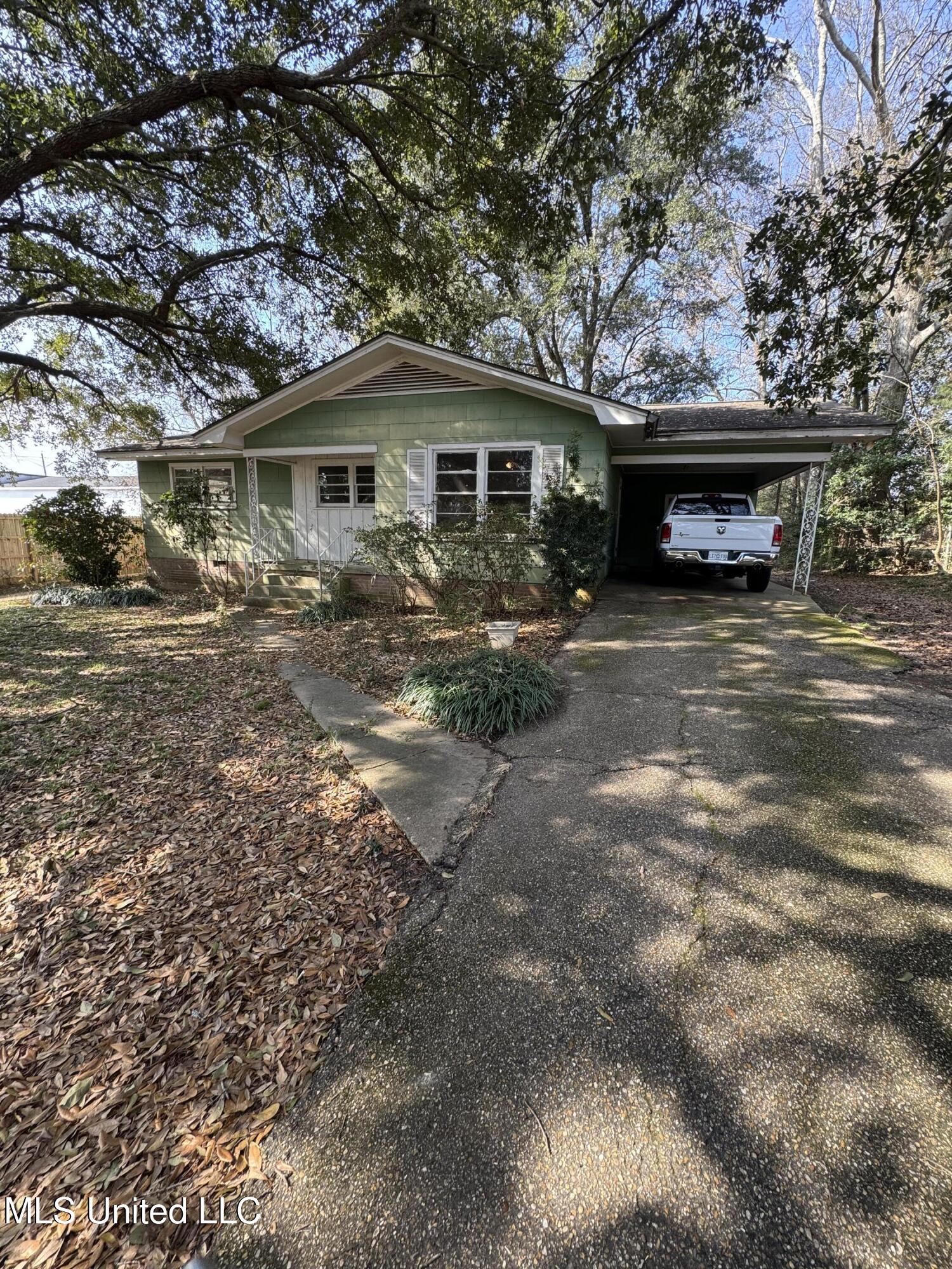 97 North Smylie Street Brookhaven, MS 39601 - Photo 1 of 8 IMG_7416