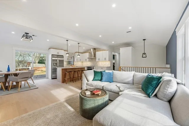 $1,125,000 | 99 Grove Street, Reading, MA 01867