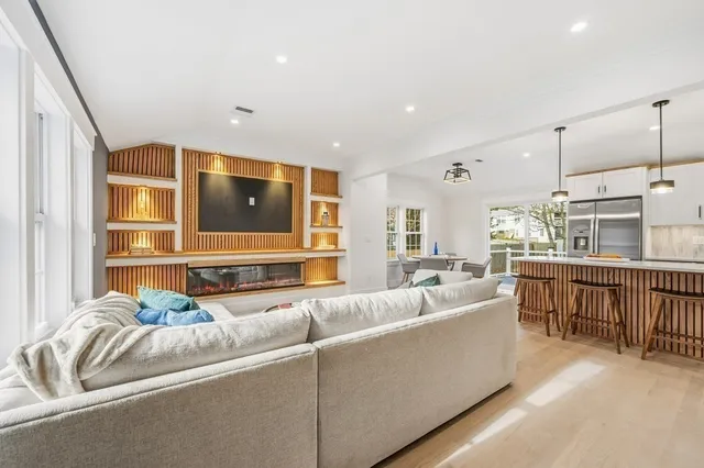 $1,125,000 | 99 Grove Street, Reading, MA 01867