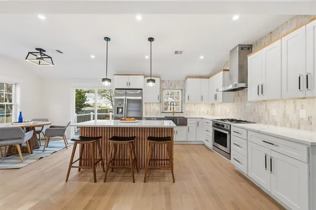 $1,125,000 | 99 Grove Street, Reading, MA 01867