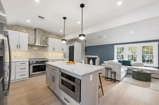 $1,125,000 | 99 Grove Street, Reading, MA 01867