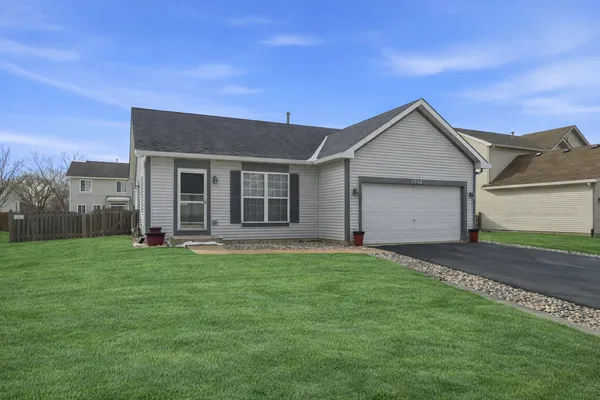 $305,000 | 1552 Bluestem Lane, Minooka, IL 60447