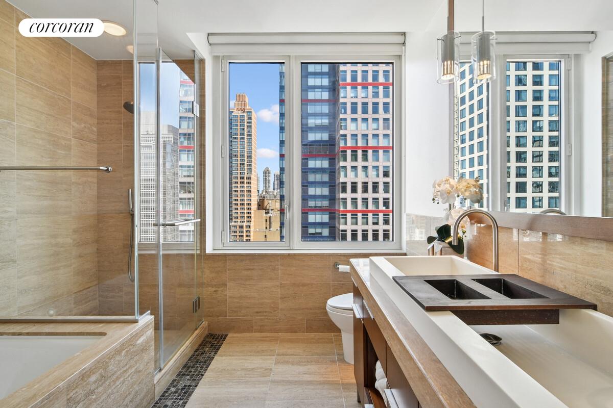 250 East 53rd Street, Unit 2801 Manhattan, NY 10022 - Photo 11 of 14