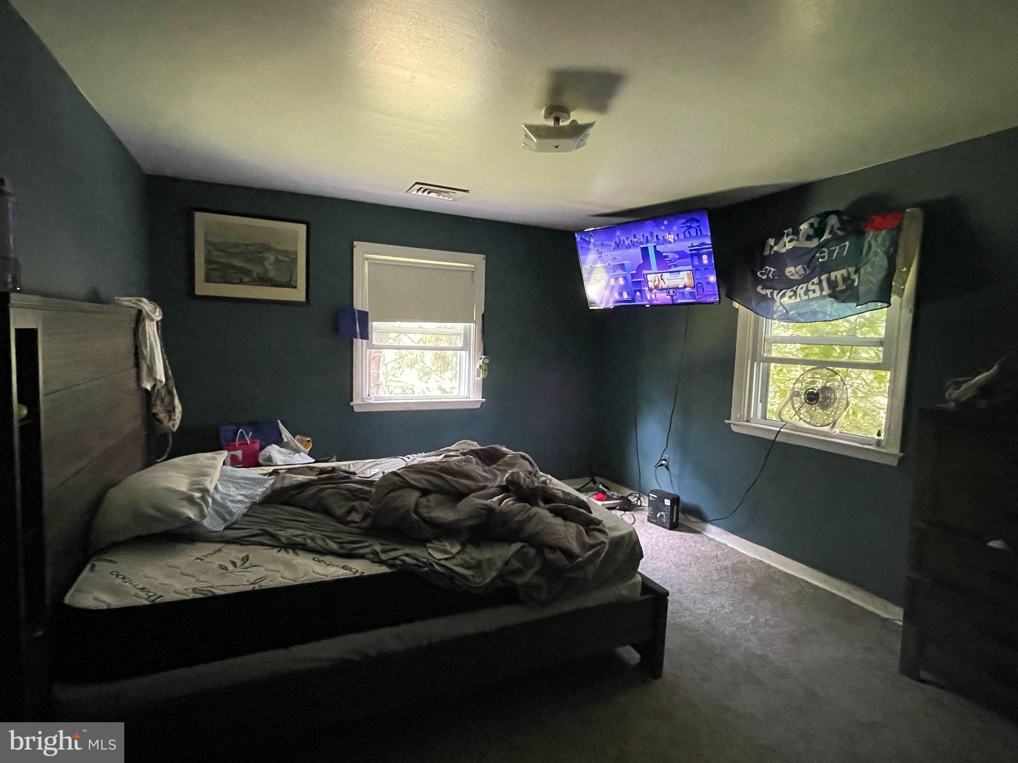 464 Conard Drive Springfield, PA 19064 - Photo 13 of 22 Cozy retreat with natural light and charm.