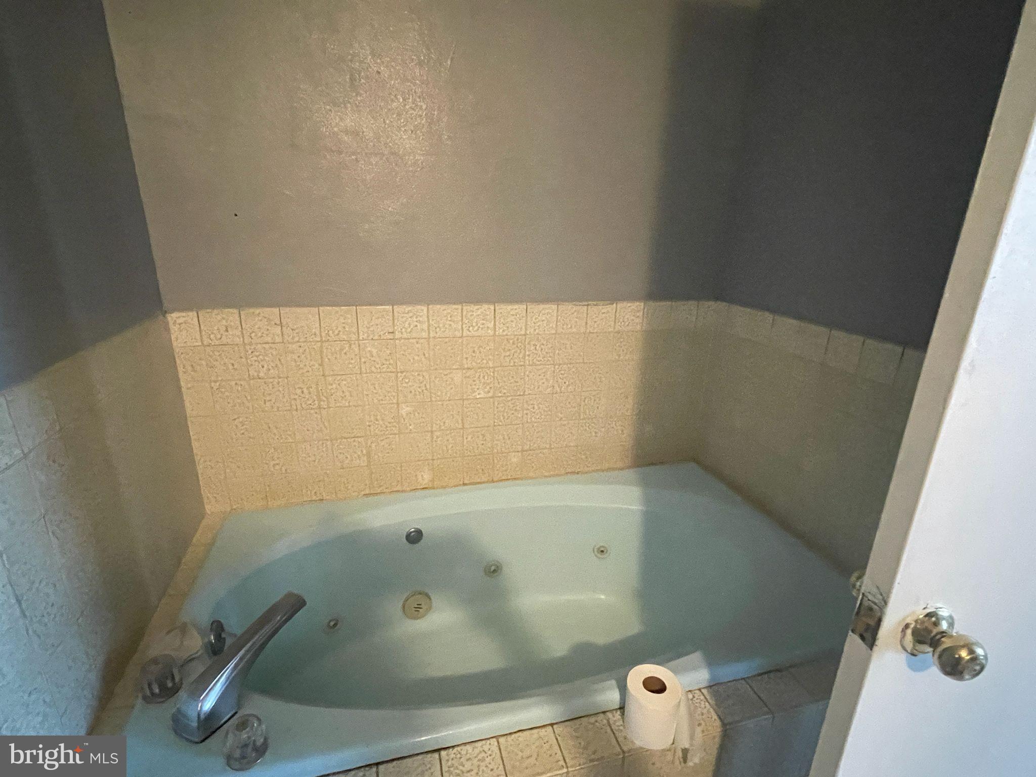 464 Conard Drive Springfield, PA 19064 - Photo 17 of 22 Serene corner tub for relaxation and rejuvenation.