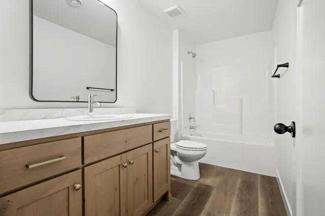 $372,500 | 2515 38th Avenue South, Moorhead, MN 56560