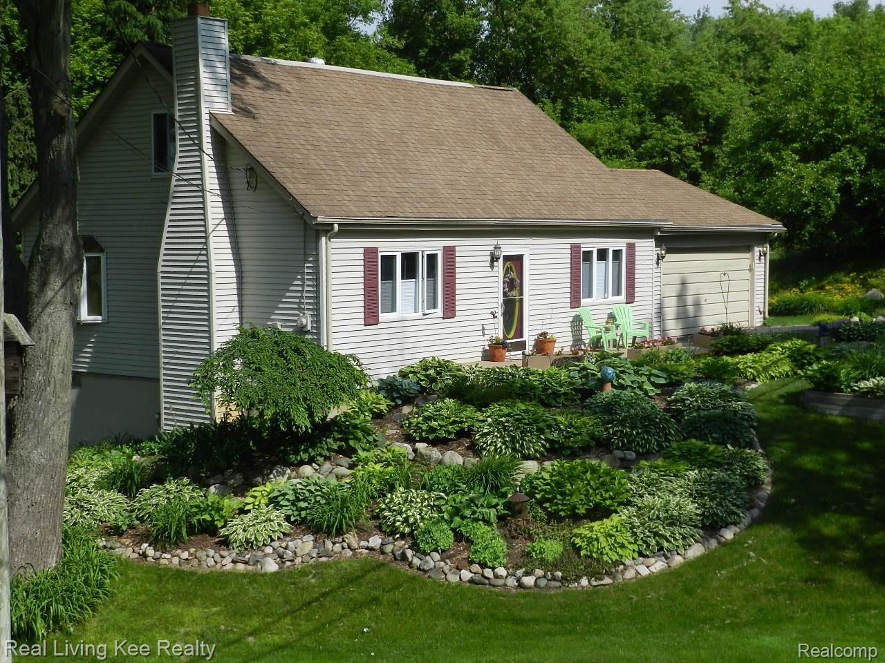 4138 Rohr Road Lake Orion, MI 48359 - Photo 32 of 51 DSCN4683.JPG
