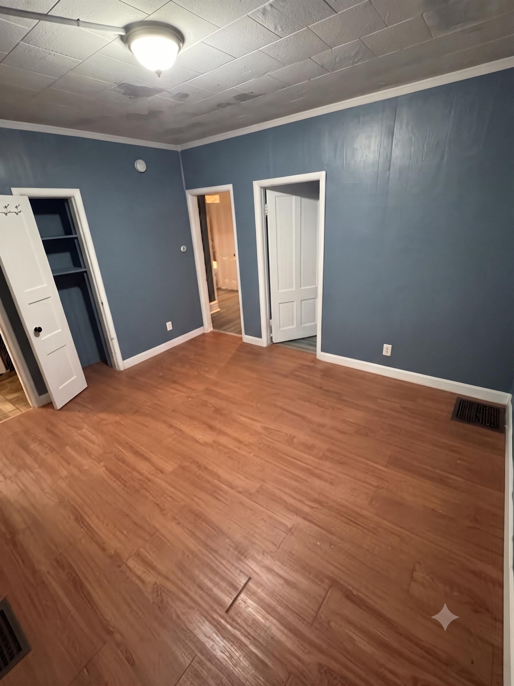 440 Laurel Street Manchester, NH 03103 - Photo 3 of 13