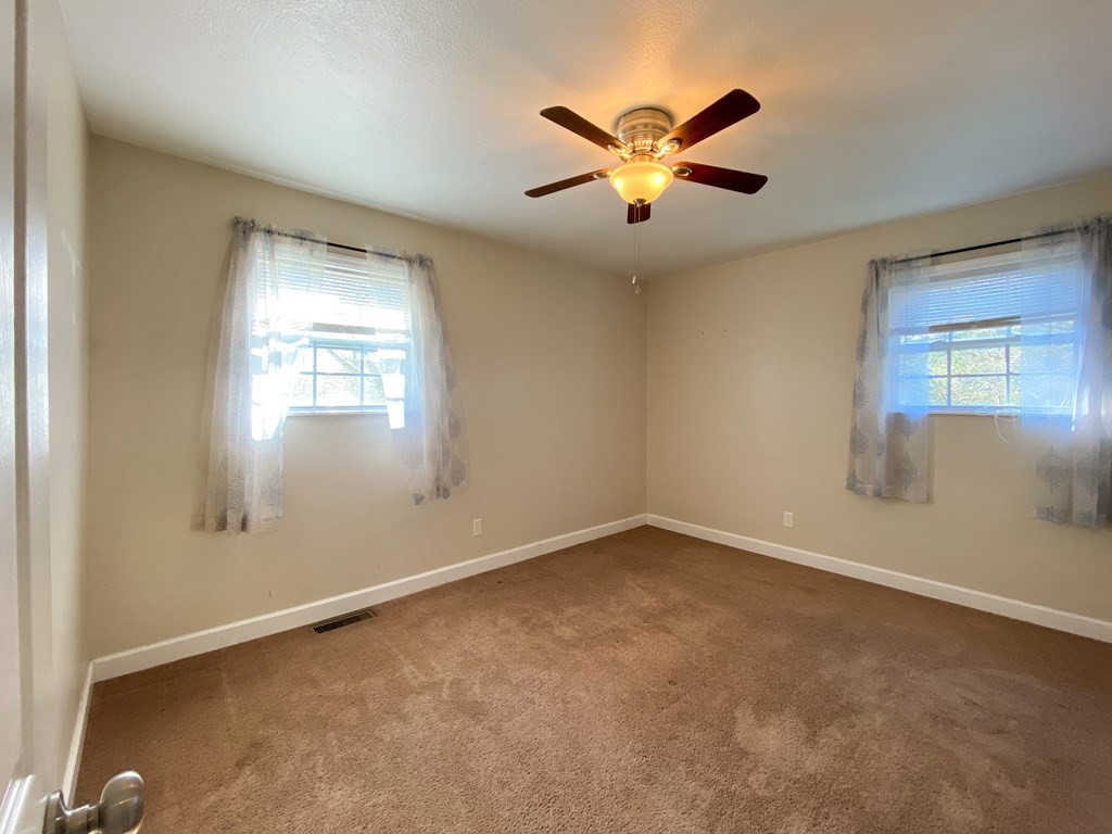 703 Haley Street Athens, TN 37303 - Photo 5 of 14 Gallery Image 5