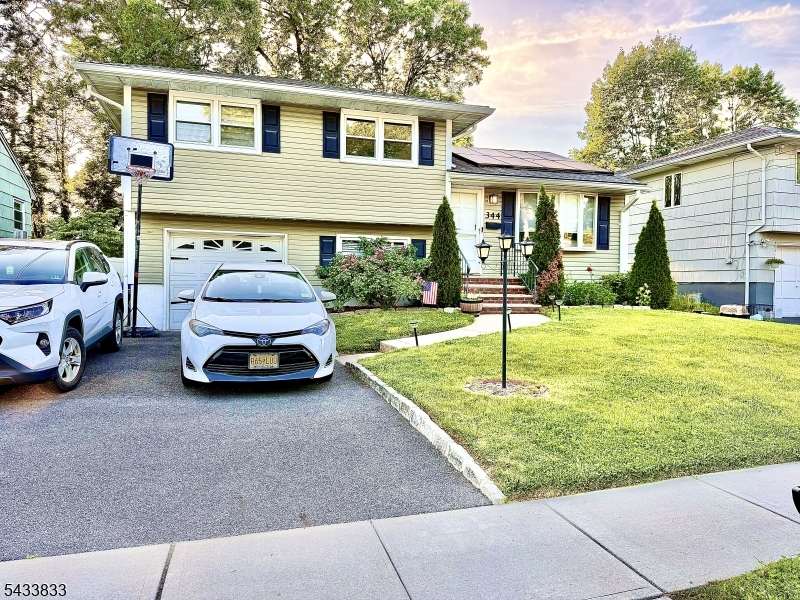 344 Nottingham Way Union, NJ 07083 - Photo 2 of 32