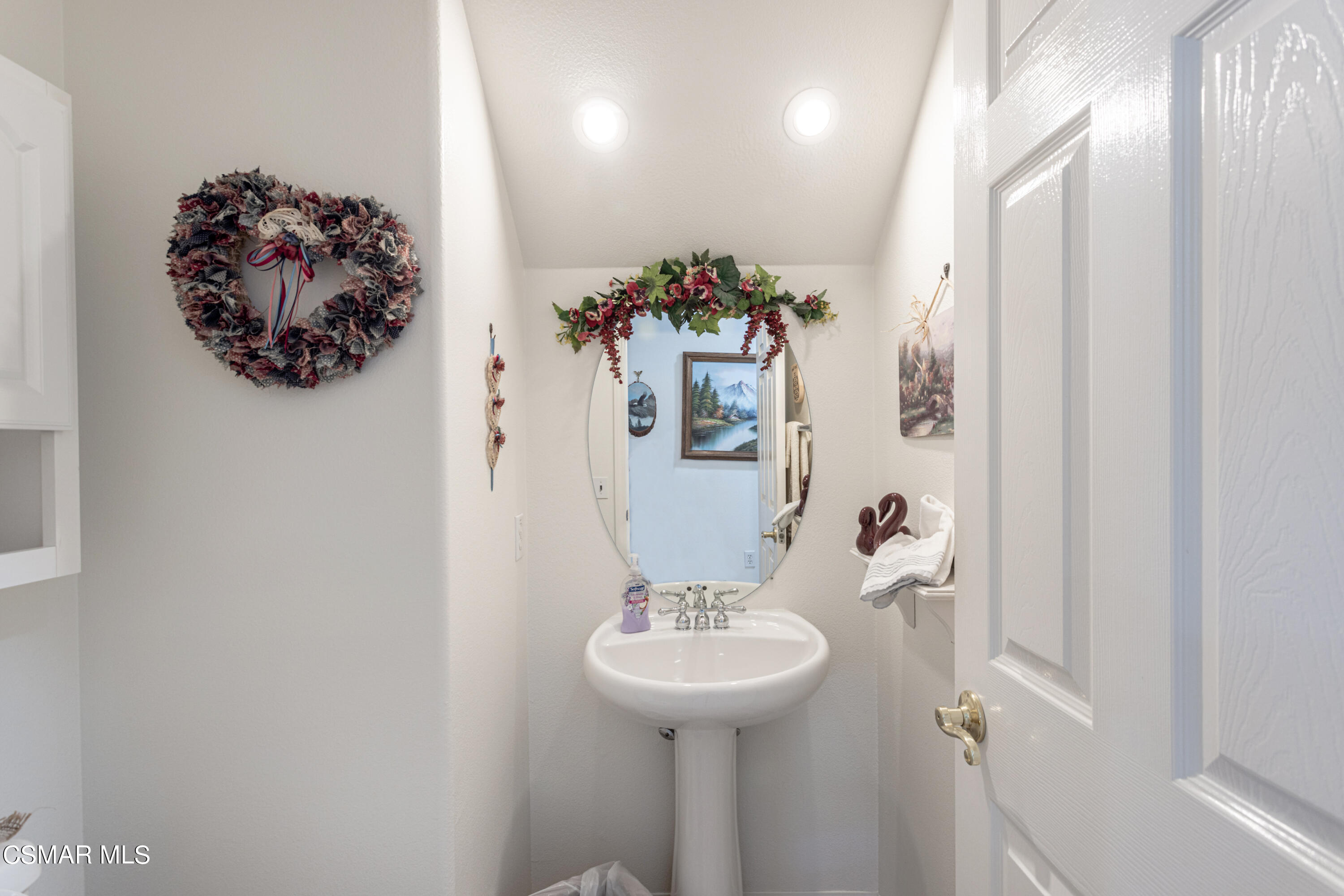2016 Freesia Avenue Simi Valley, CA 93063 - Photo 12 of 29 Freesia14