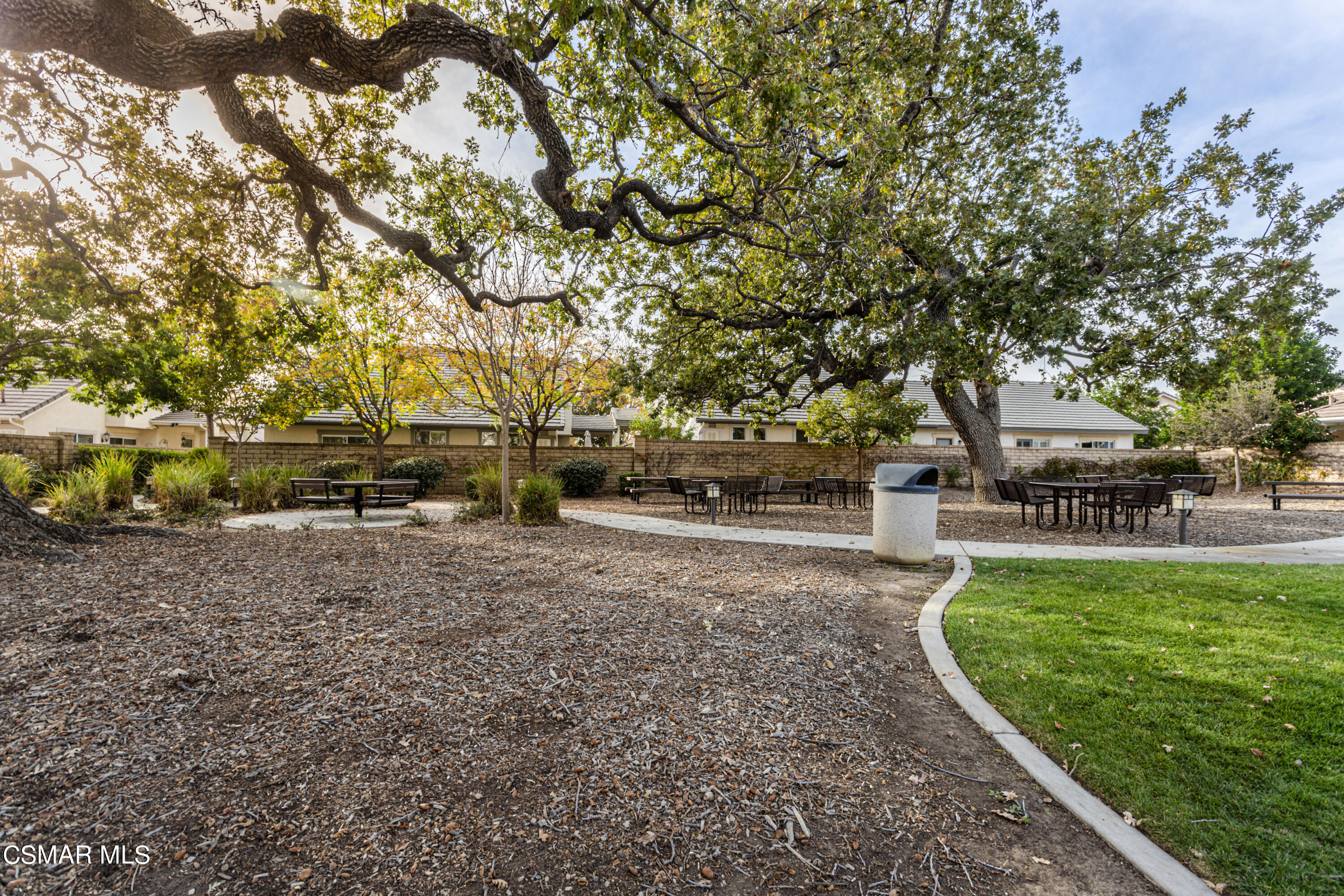 2016 Freesia Avenue Simi Valley, CA 93063 - Photo 28 of 29 Freesia31