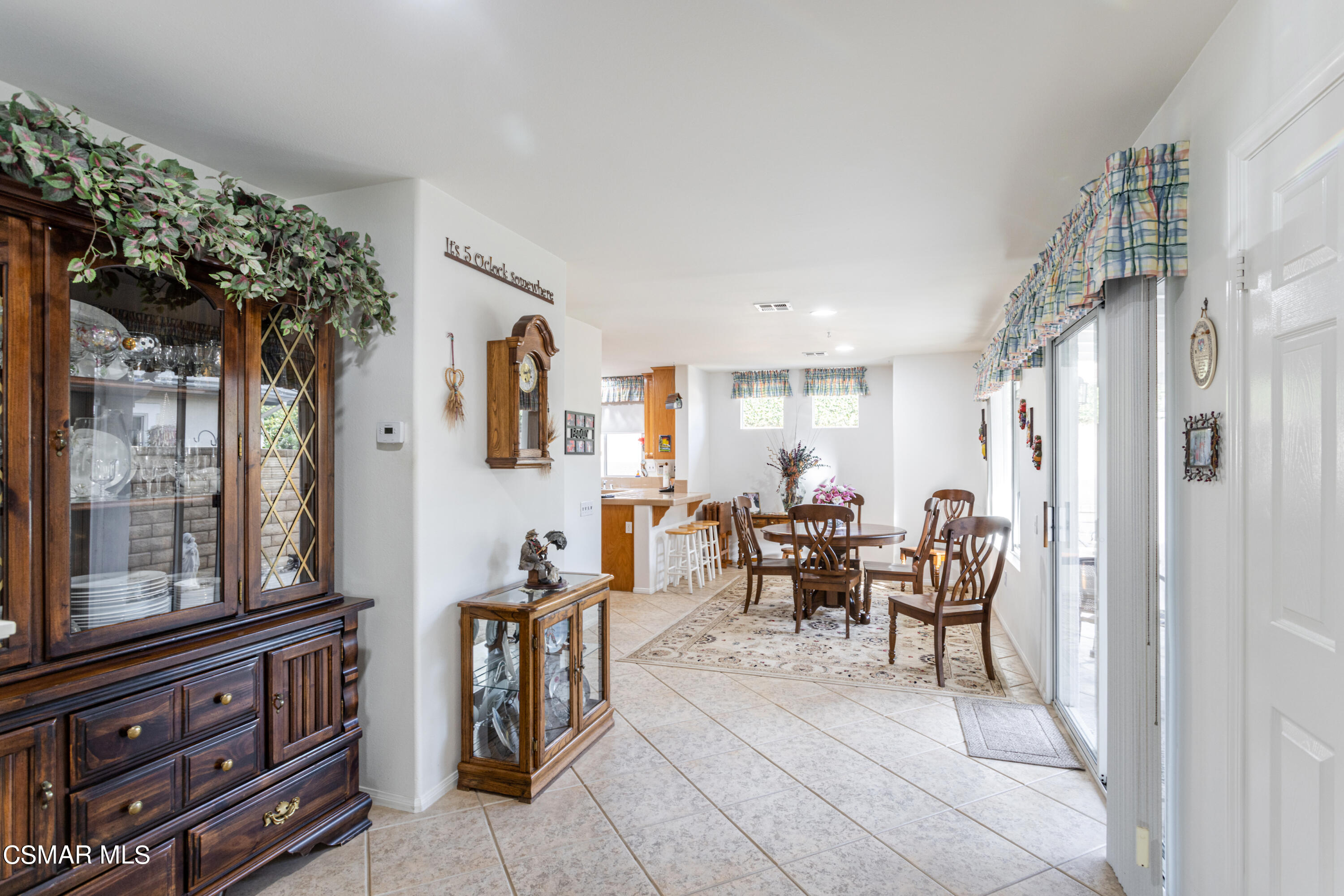 2016 Freesia Avenue Simi Valley, CA 93063 - Photo 6 of 29 Freesia8