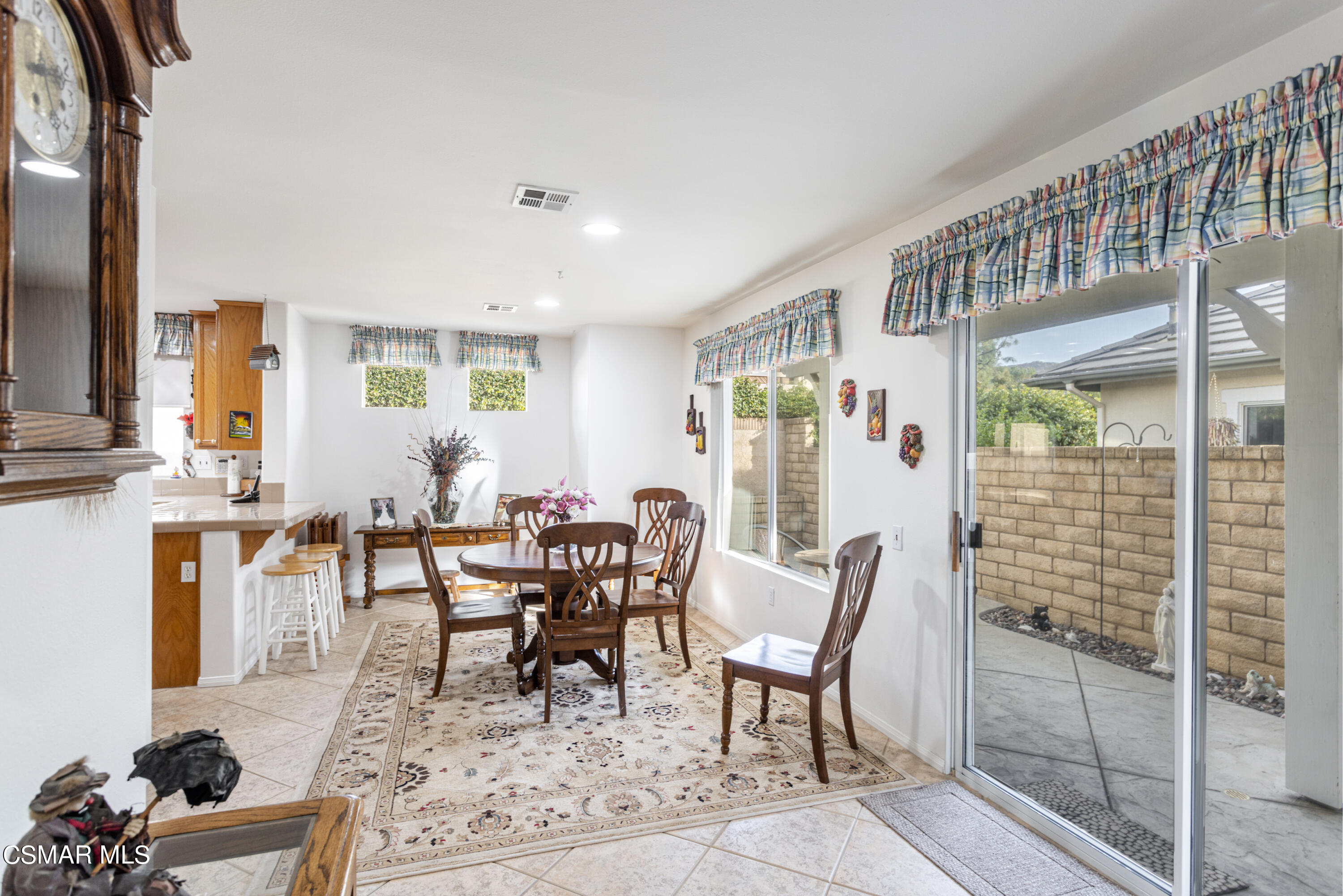 2016 Freesia Avenue Simi Valley, CA 93063 - Photo 7 of 29 Freesia9