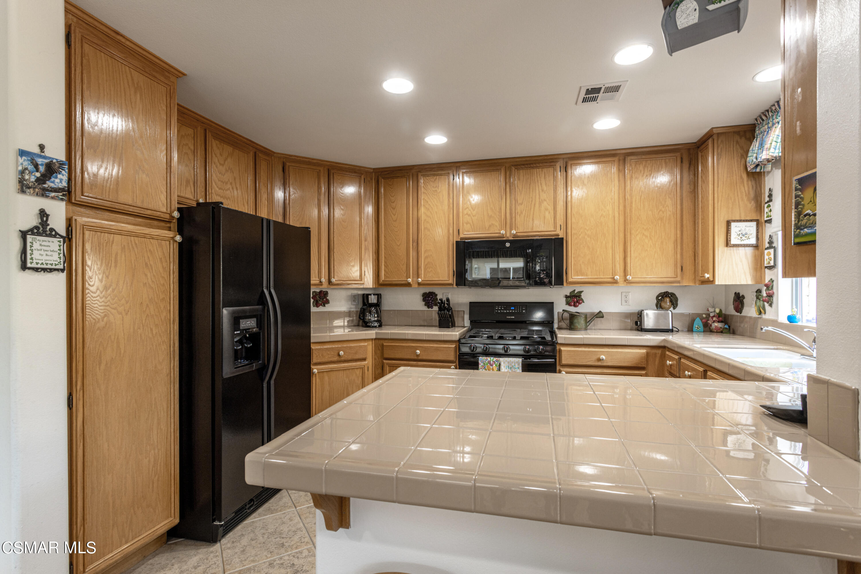 2016 Freesia Avenue Simi Valley, CA 93063 - Photo 8 of 29 Freesia10