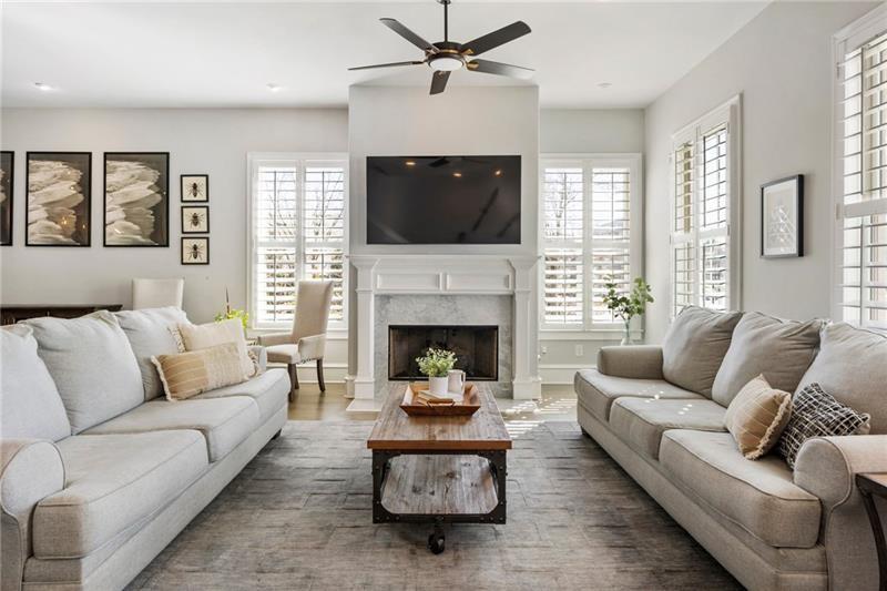 357 South Esplanade Alpharetta, GA 30009 - Photo 5 of 60