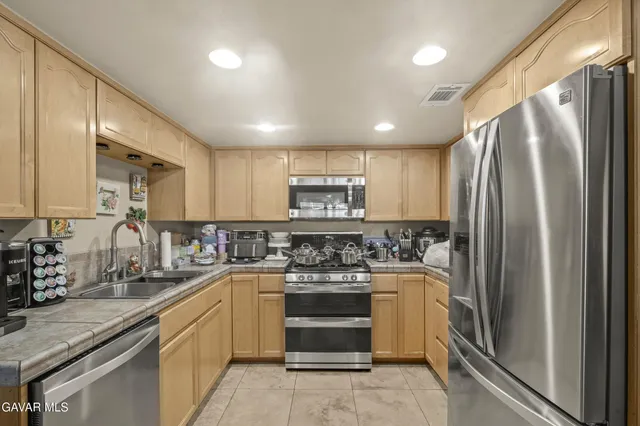 $365,000 | 1844 East Ave J2, Unit 4, Lancaster, CA 93535