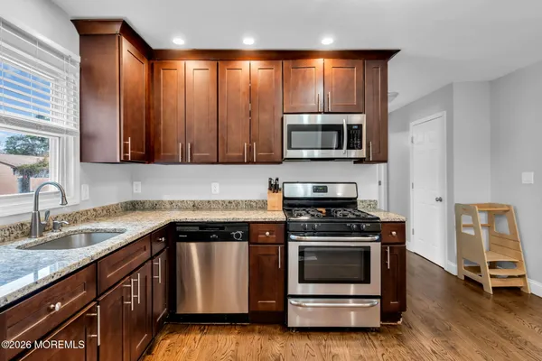 $589,000 | 305 Hudson Drive, Brick, NJ 08723