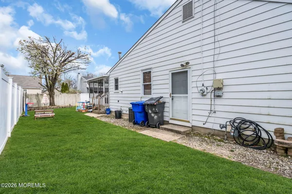 $589,000 | 305 Hudson Drive, Brick, NJ 08723