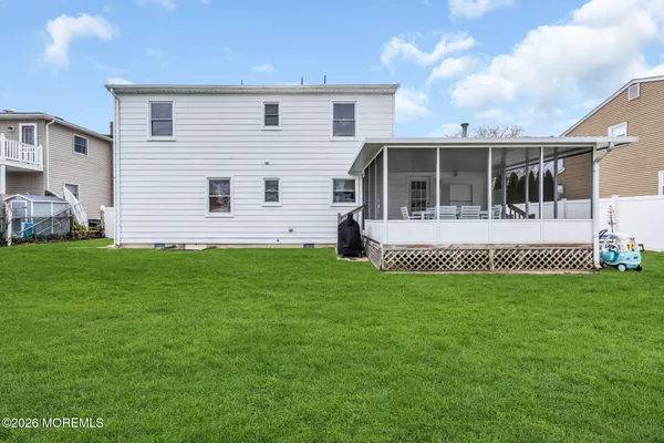 $589,000 | 305 Hudson Drive, Brick, NJ 08723