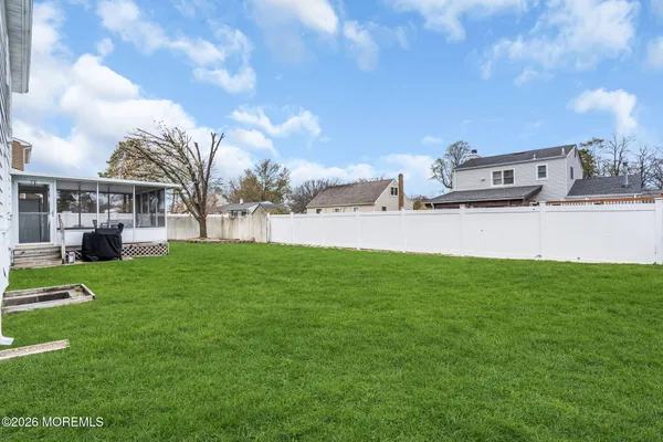 $589,000 | 305 Hudson Drive, Brick, NJ 08723