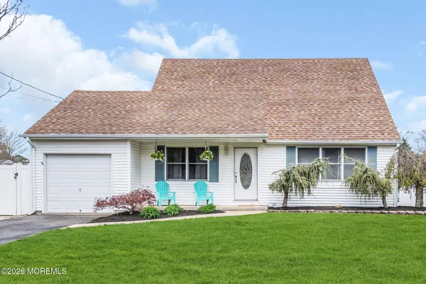 $589,000 | 305 Hudson Drive, Brick, NJ 08723